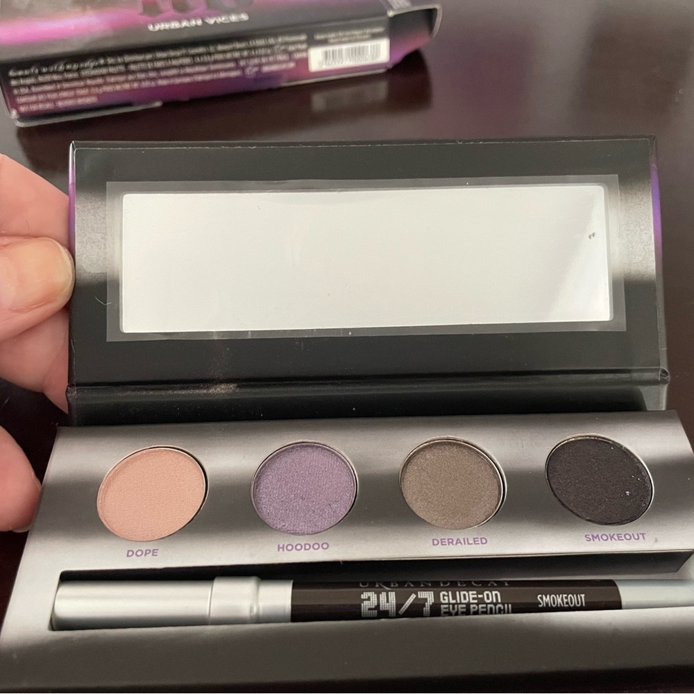 Urban Decay - UD - Urban Vices with Smokeout Liner - Collector's Edition